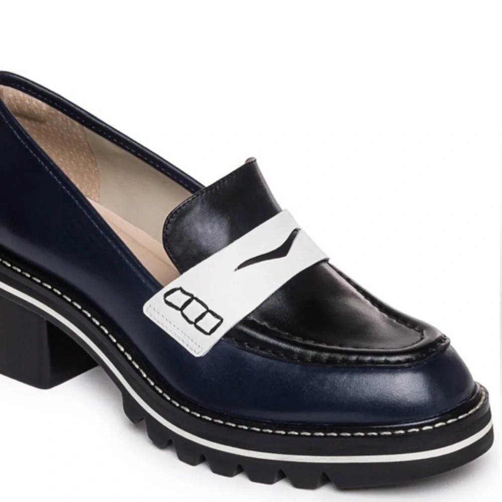 Bernardo Selma Leather Lug sole  Loafers Navy/White Size 9M